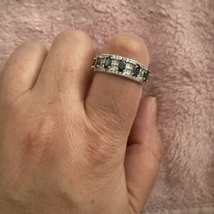 Elegant Silver and Black Women's Ring